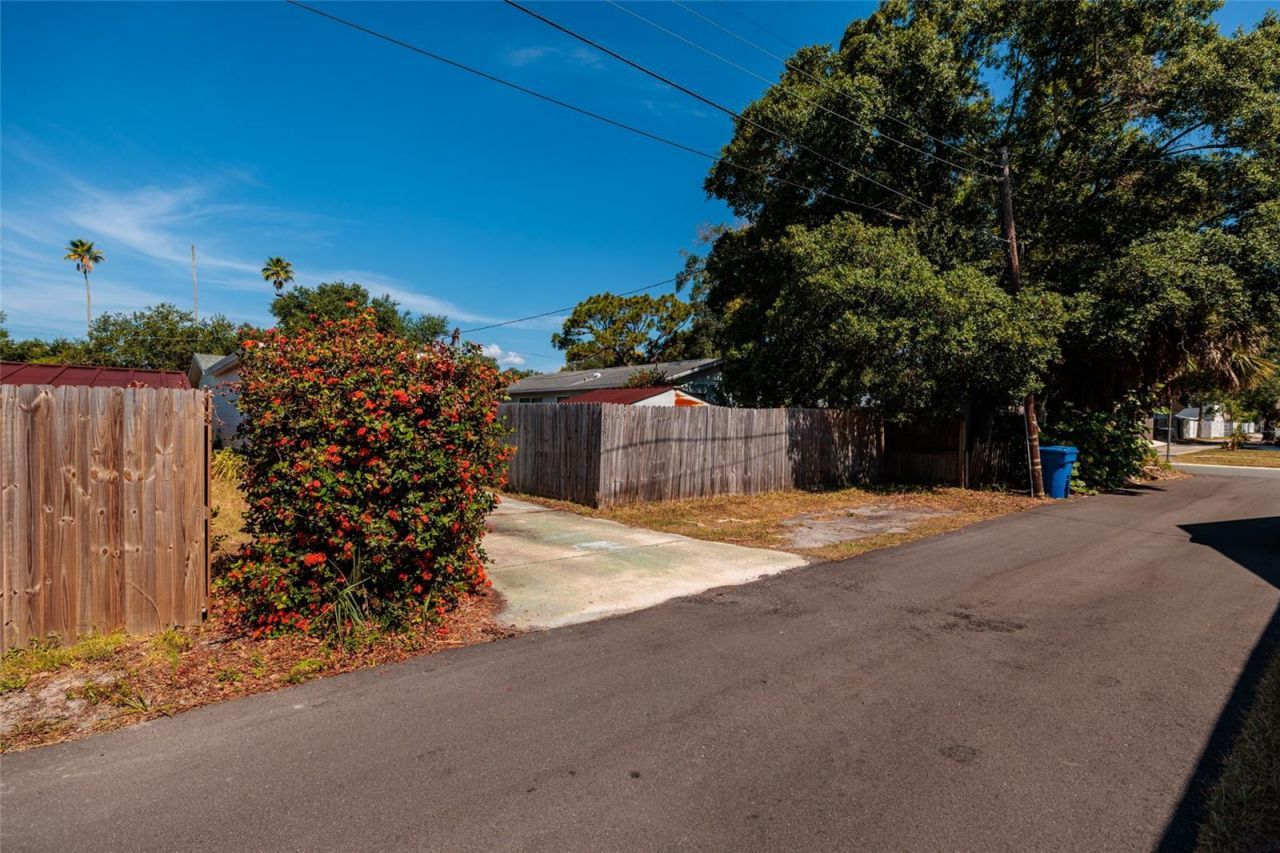 4939 Dr Martin Luther King Jr Street N, Saint Petersburg, FL 33703 Photo