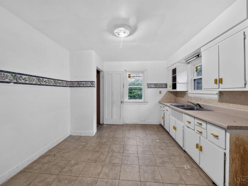 1824 Sterling Avenue, North College Hill, OH 45239 Photo 4