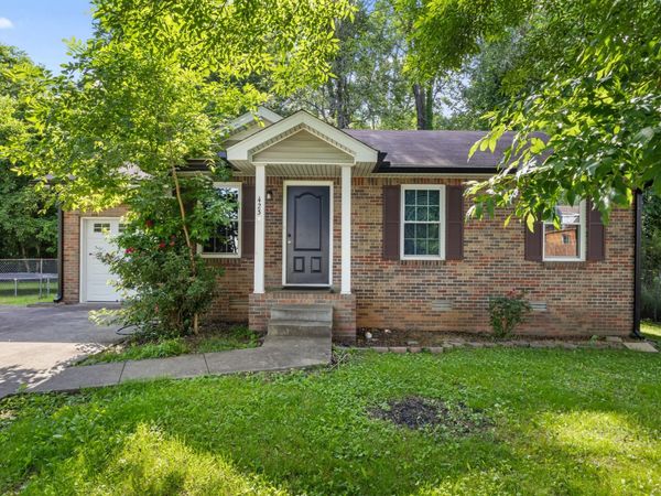 423 Donna Dr , Clarksville, TN 37042