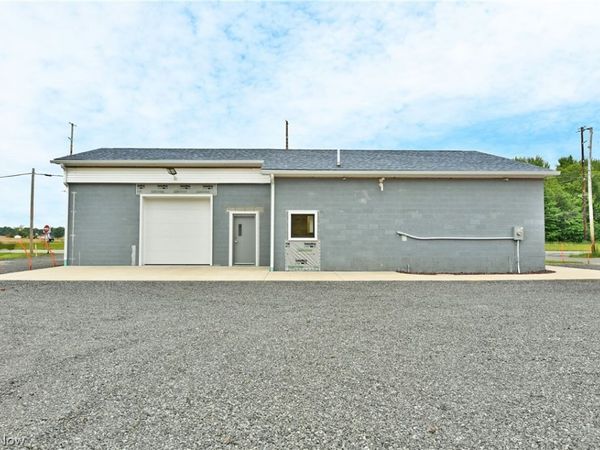 3019 Parkman Road NW, Warren, OH 44481