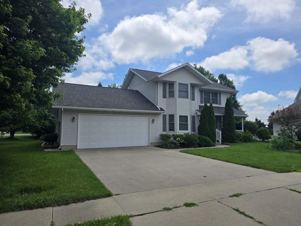 4710 Donald Drive, Cedar Falls, IA 50613