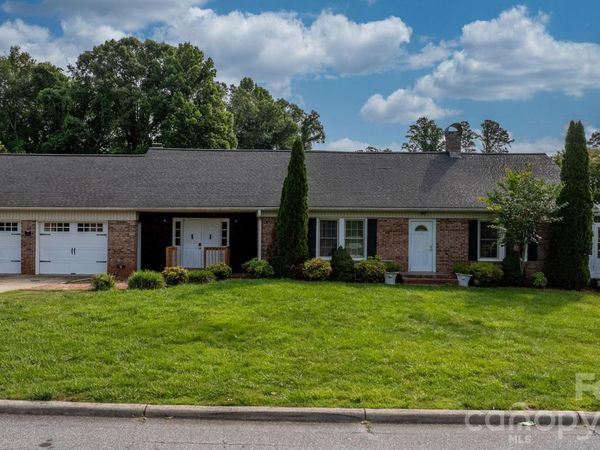 15 6th Em Street , Marion, NC 28752