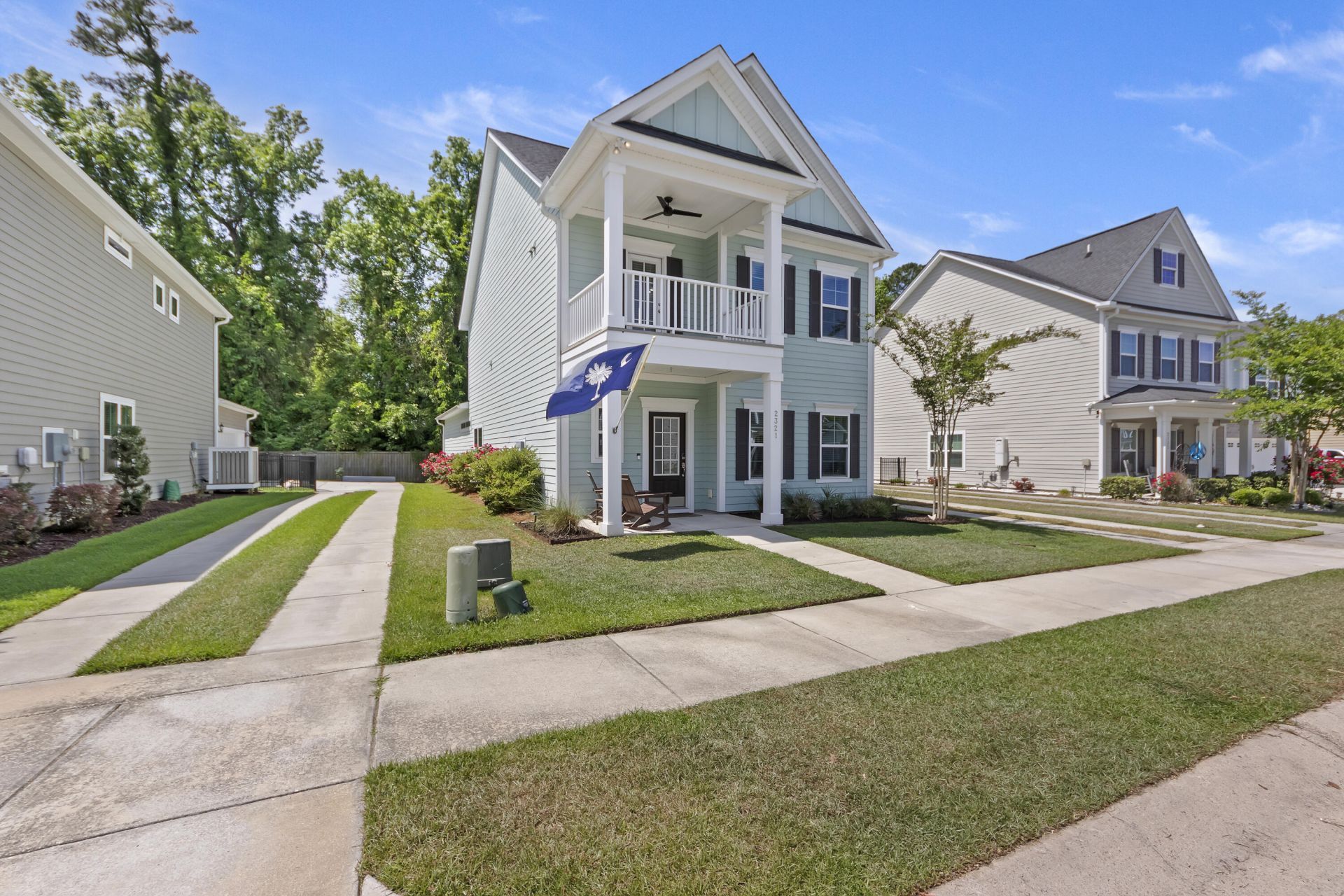 2321 Town Woods Road Photo 2