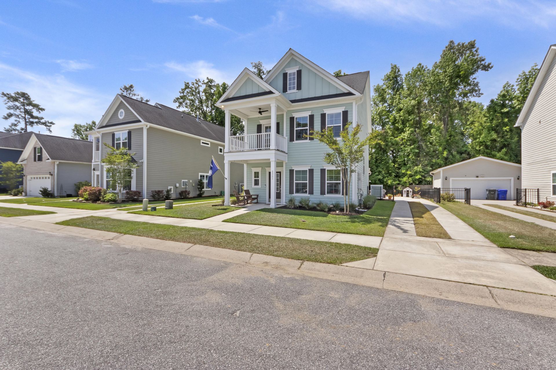 2321 Town Woods Road Photo 3