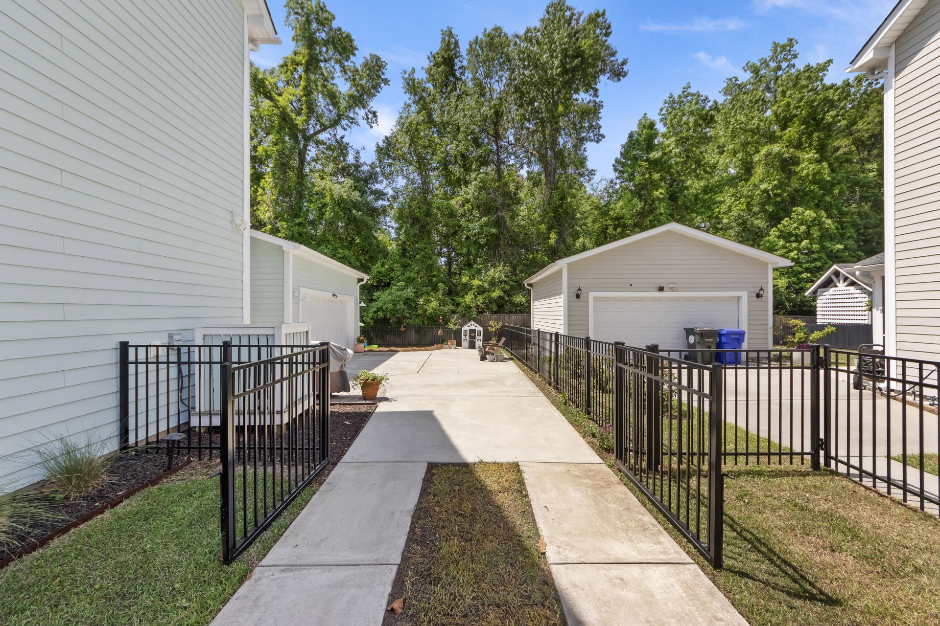 2321 Town Woods Road Photo 39