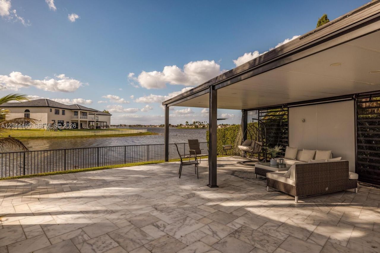 3910 SW 186th Ter , Miramar, FL 33029 Photo