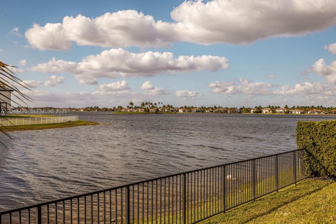 3910 SW 186th Ter , Miramar, FL 33029 Photo