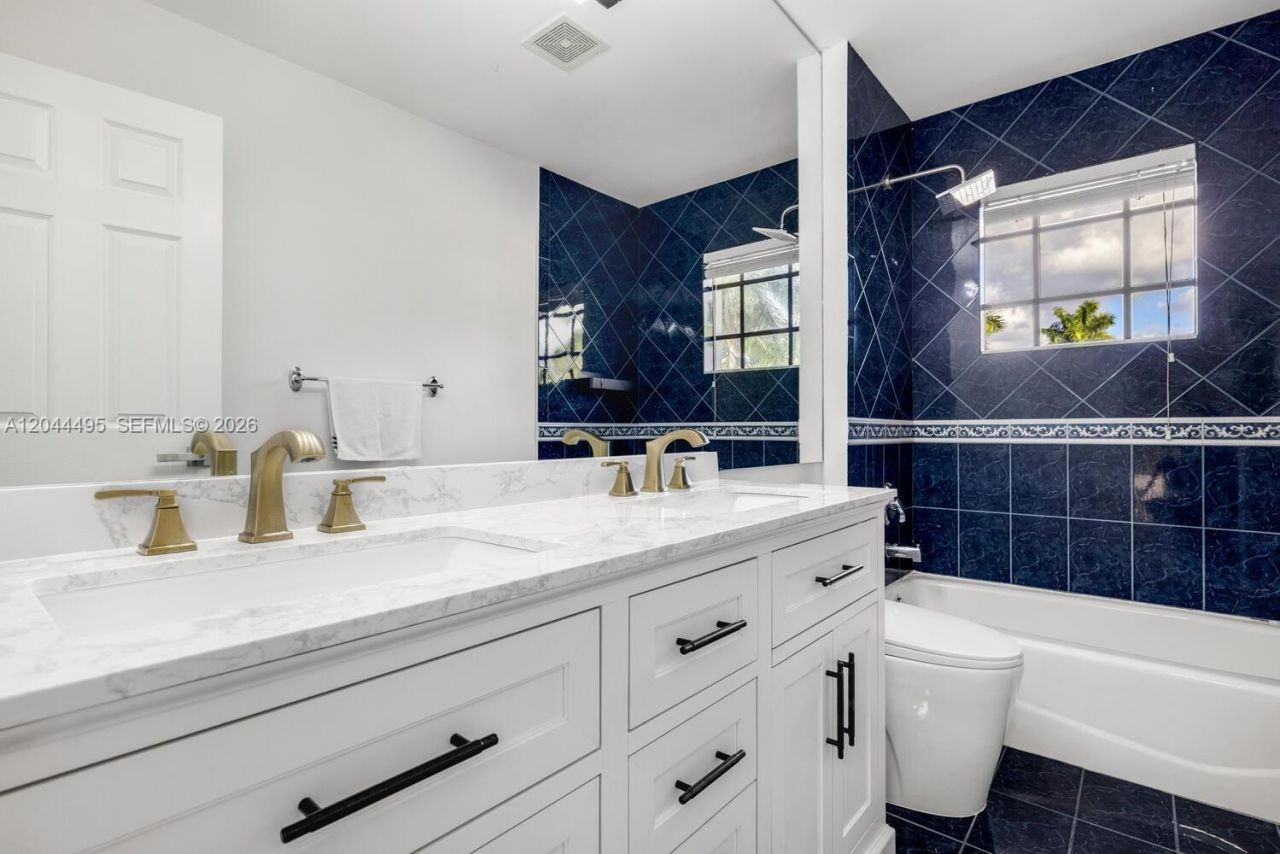 3910 SW 186th Ter , Miramar, FL 33029 Photo