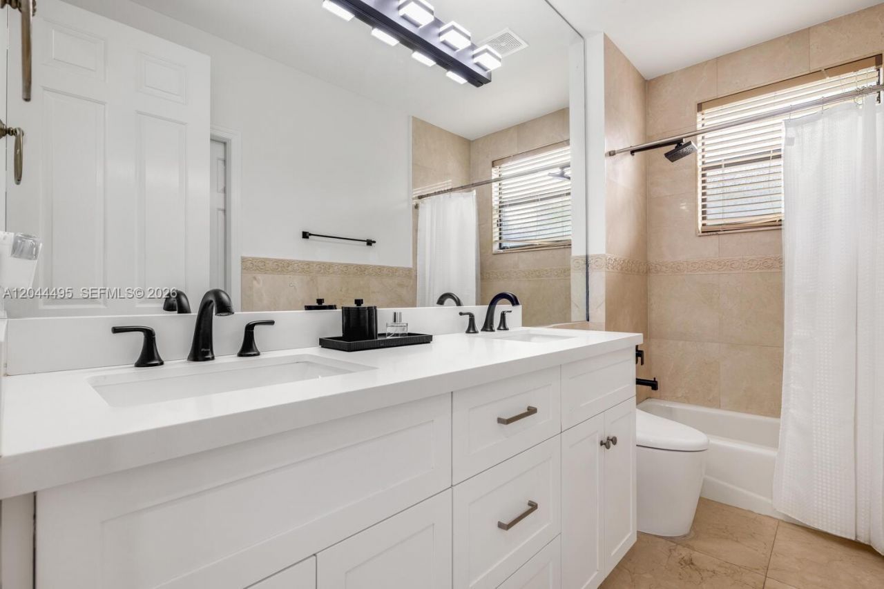 3910 SW 186th Ter , Miramar, FL 33029 Photo