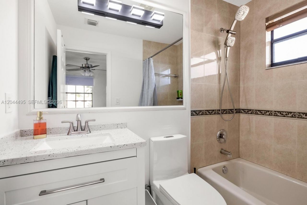 3910 SW 186th Ter , Miramar, FL 33029 Photo