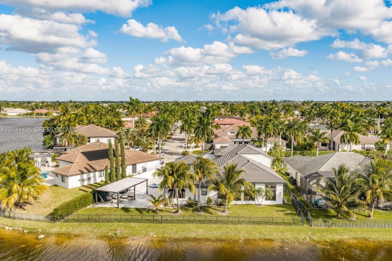 3910 SW 186th Ter, Miramar, FL 33029 Photo