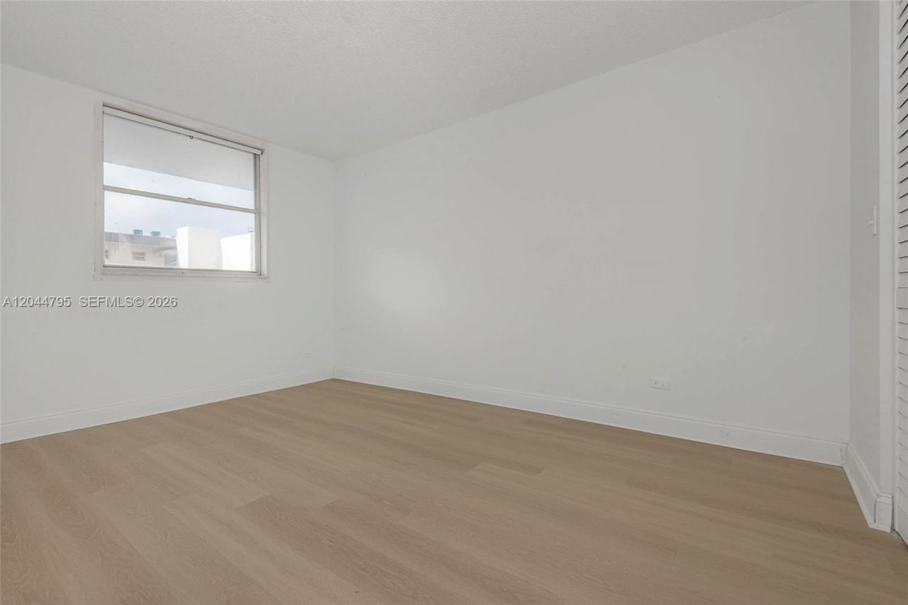 445 NE 195th St , Unit 326, Miami, FL 33179 Photo