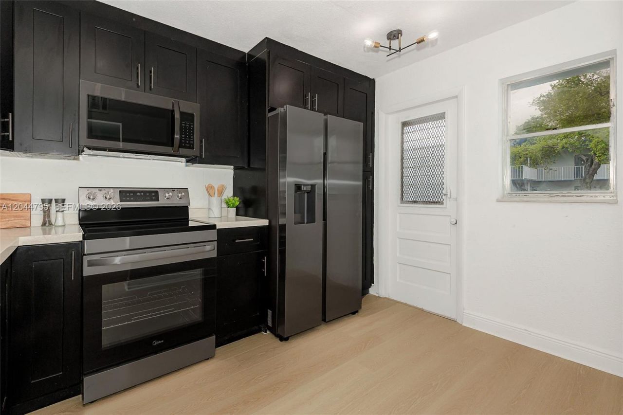 445 NE 195th St , Unit 326, Miami, FL 33179 Photo