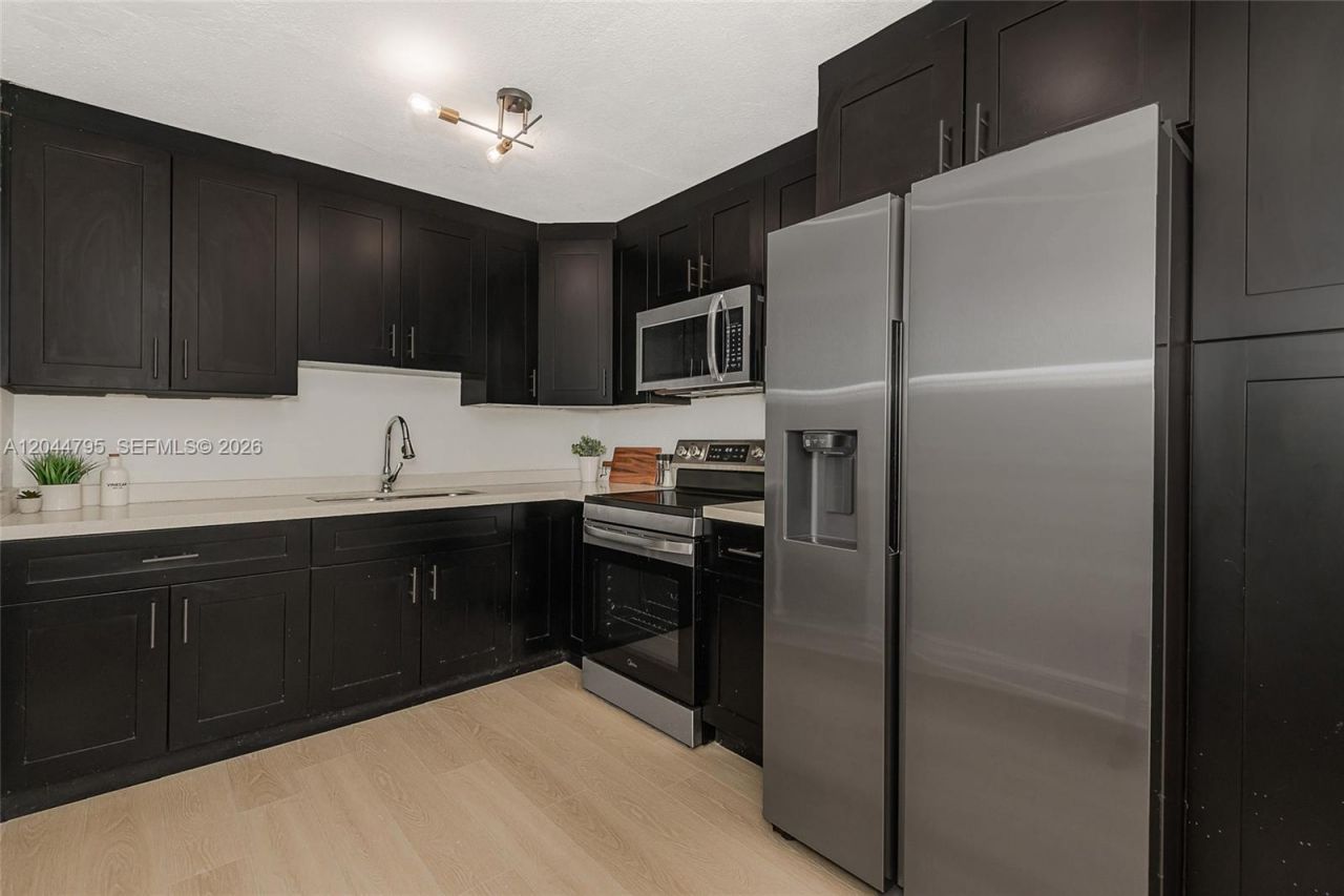 445 NE 195th St , Unit 326, Miami, FL 33179 Photo