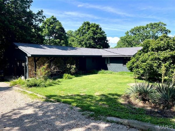 803 Kelly Lane , Winfield, MO 63389