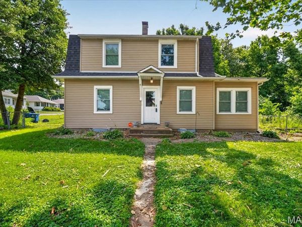 9122 Delphine Avenue, St Louis, MO 63114