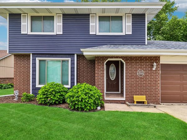 901 E 17th Street N, Newton, IA 50208