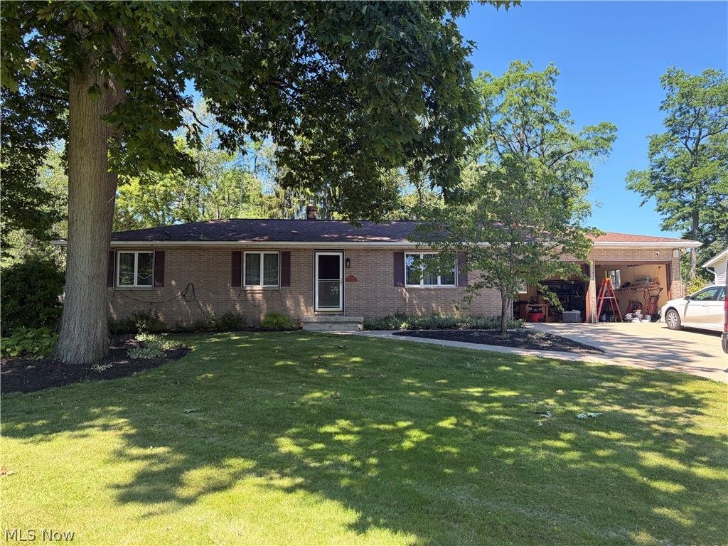 2704 Dal Drive , Norton, OH 44203 Main Photo