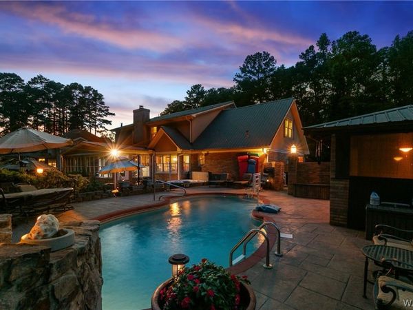 1475 Chase Valley Court, Northport, AL 35473