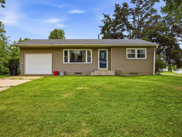1000 Mulberry Street , Tipton, IA 52772