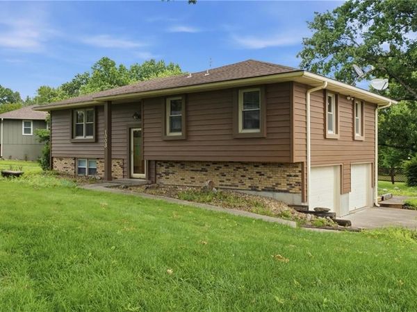 1003 N Garner Street, Richmond, MO 64085