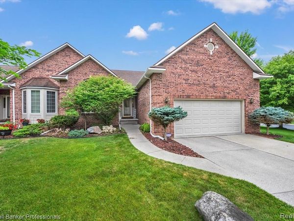 1518 Wildwood Court, Flint Twp, MI 48532