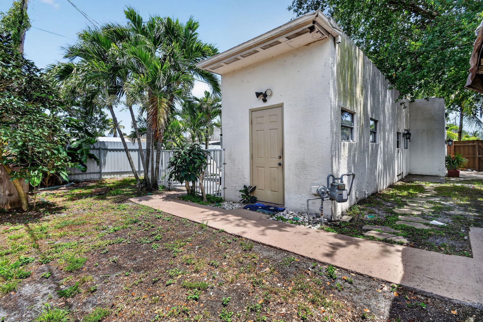 1005 Selkirk Street, West Palm Beach, FL 33405 Photo