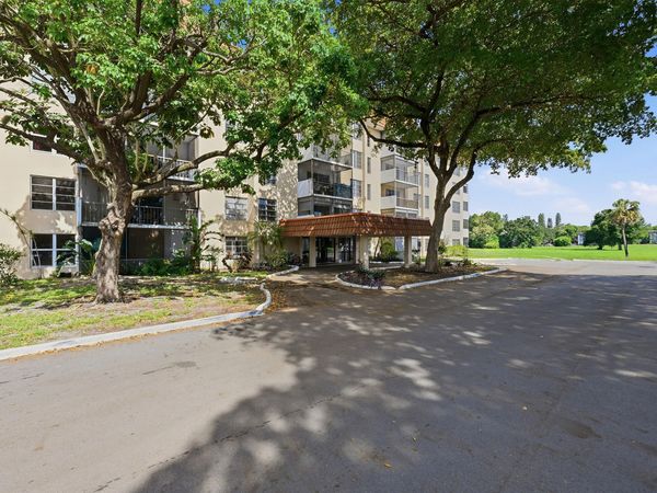 4158 Inverrary Drive, Unit 511, Lauderhill, FL 33319