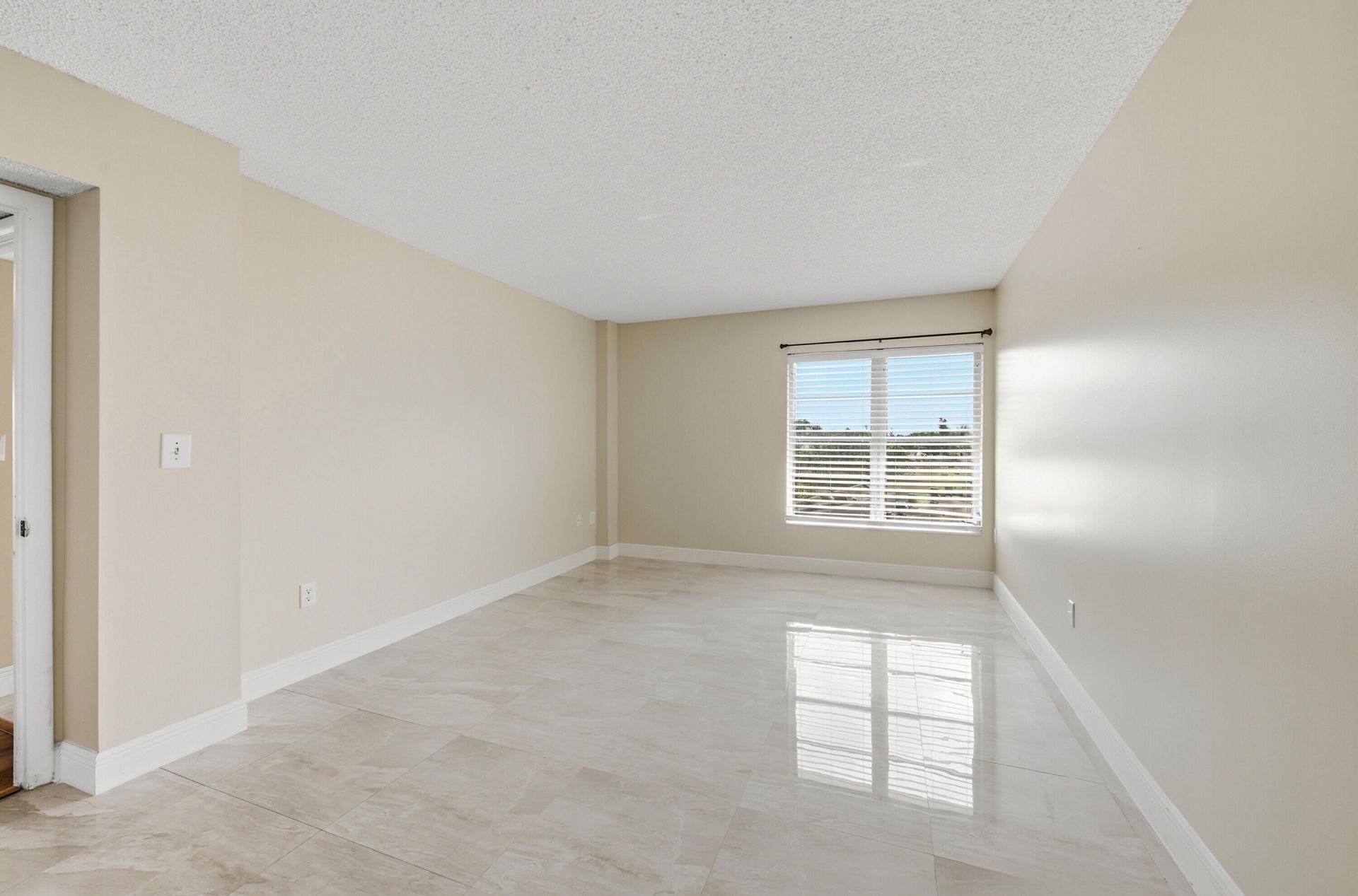 4158 Inverrary Drive, Unit 511, Lauderhill, FL 33319 Photo