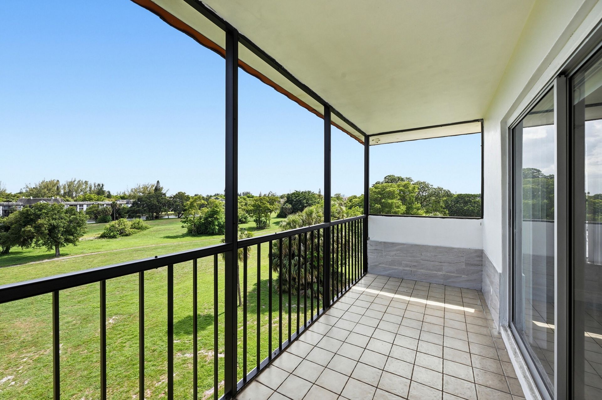 4158 Inverrary Drive, Unit 511, Lauderhill, FL 33319 Photo