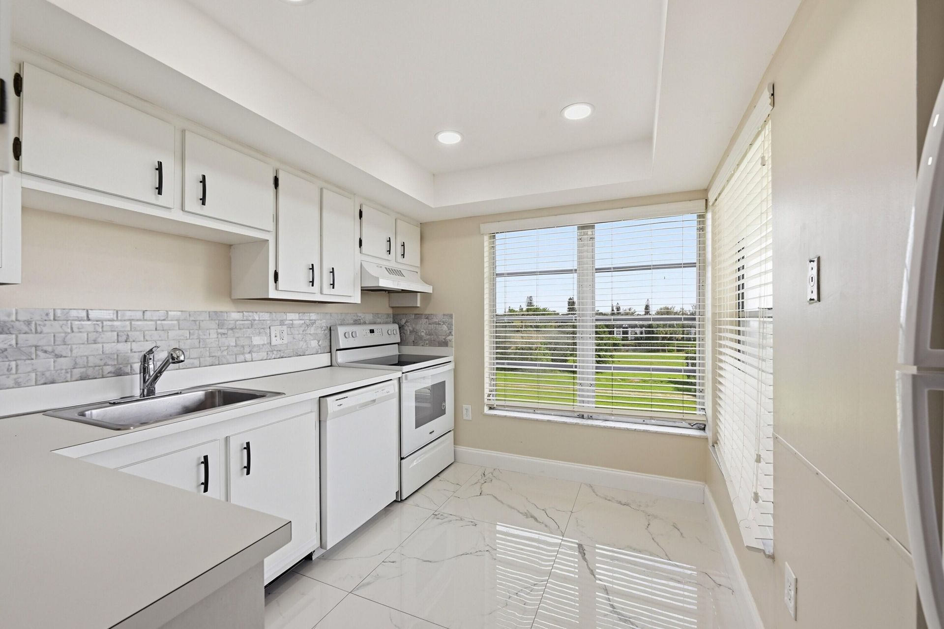 4158 Inverrary Drive, Unit 511, Lauderhill, FL 33319 Photo