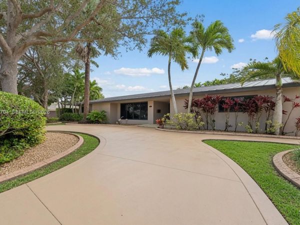 7430 SW 142nd Ter, Palmetto Bay, FL 33158