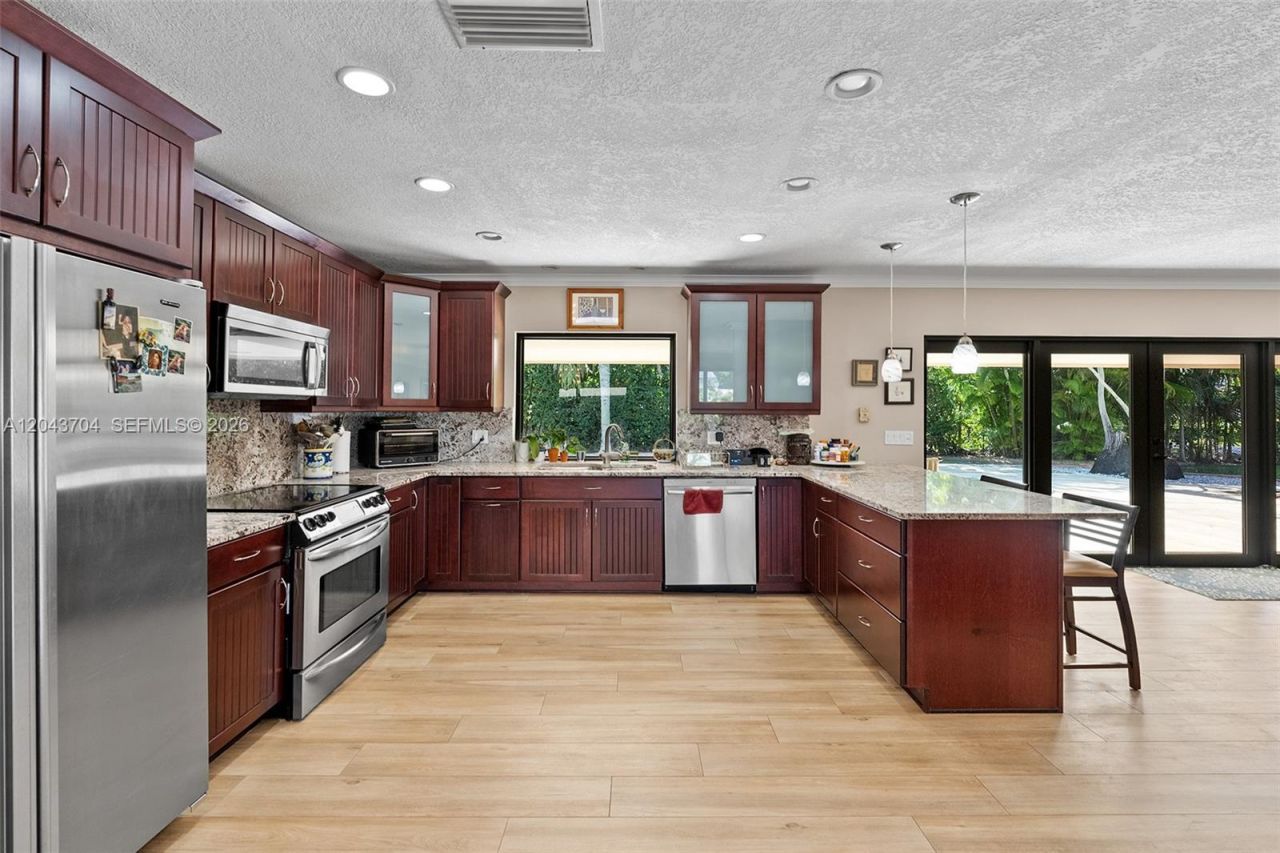 7430 SW 142nd Ter, Palmetto Bay, FL 33158 Photo