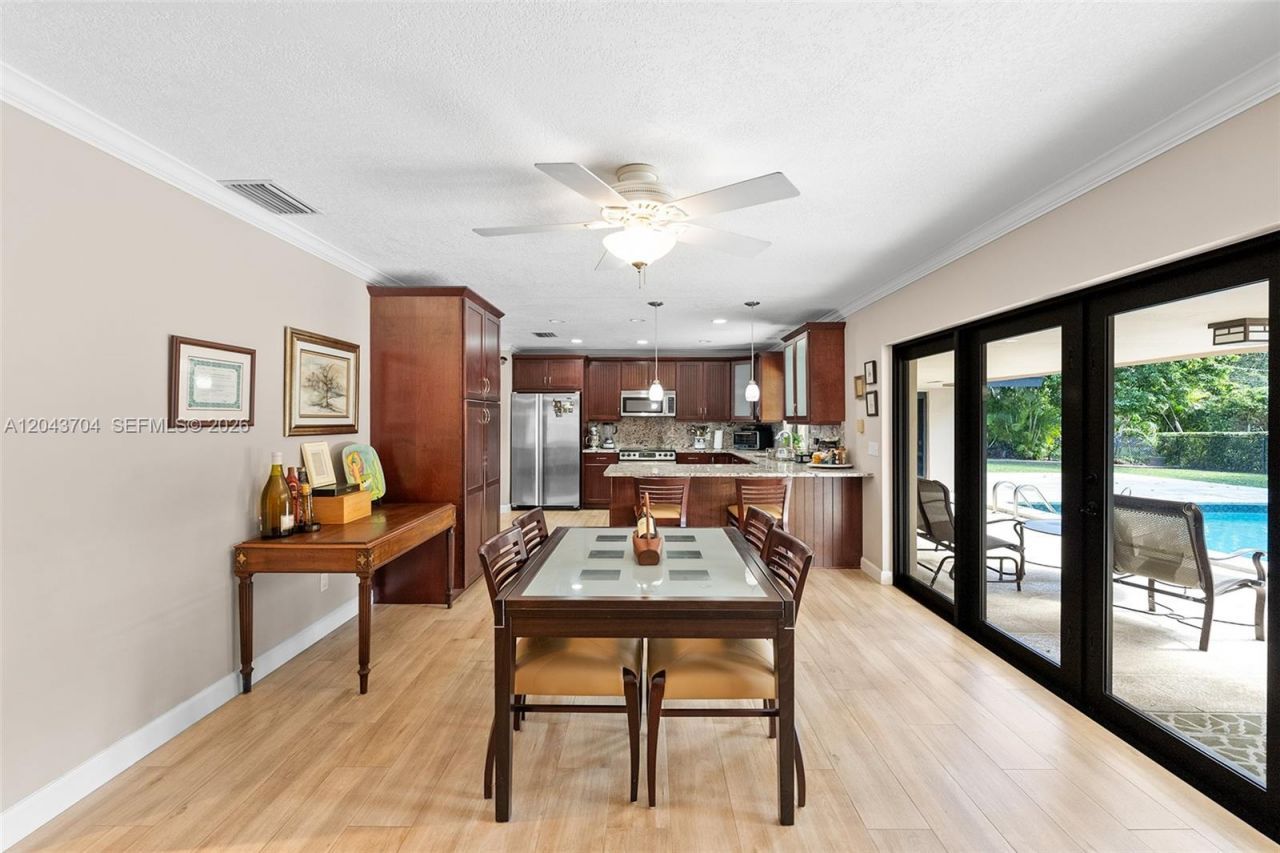 7430 SW 142nd Ter , Palmetto Bay, FL 33158 Photo
