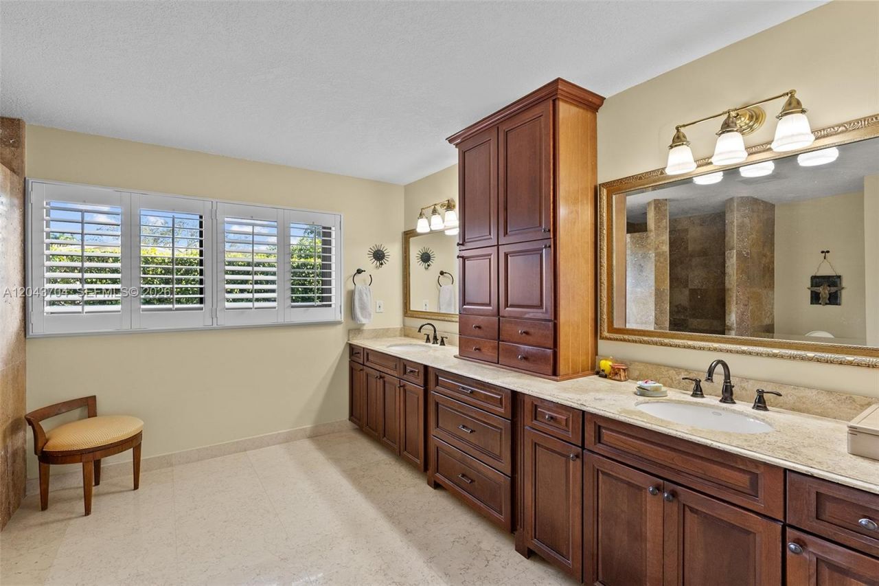 7430 SW 142nd Ter, Palmetto Bay, FL 33158 Photo