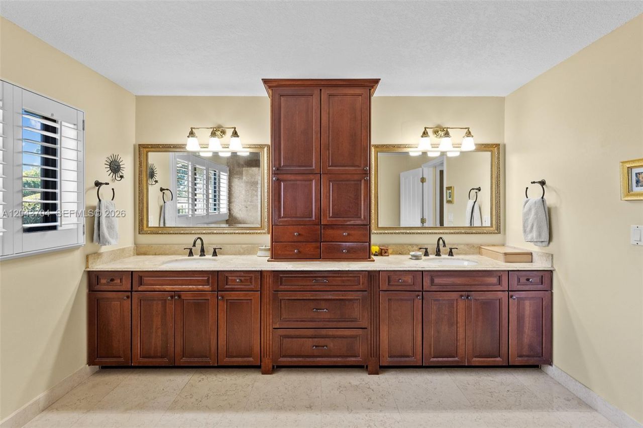 7430 SW 142nd Ter, Palmetto Bay, FL 33158 Photo
