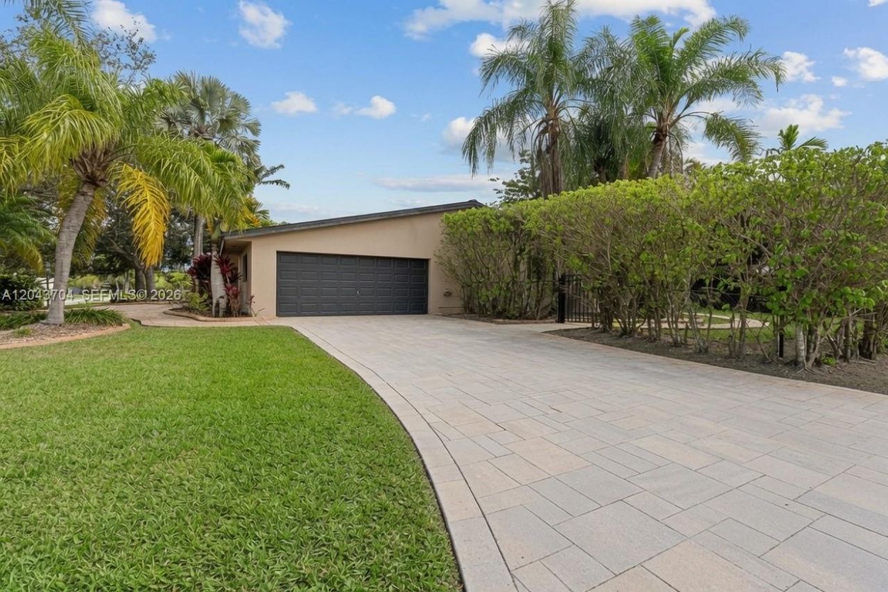 7430 SW 142nd Ter, Palmetto Bay, FL 33158 Photo
