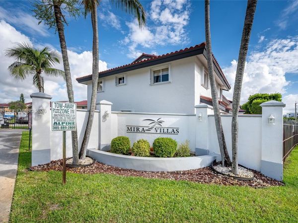 550 NW 82nd Ct, Unit 383, Miami, FL 33126