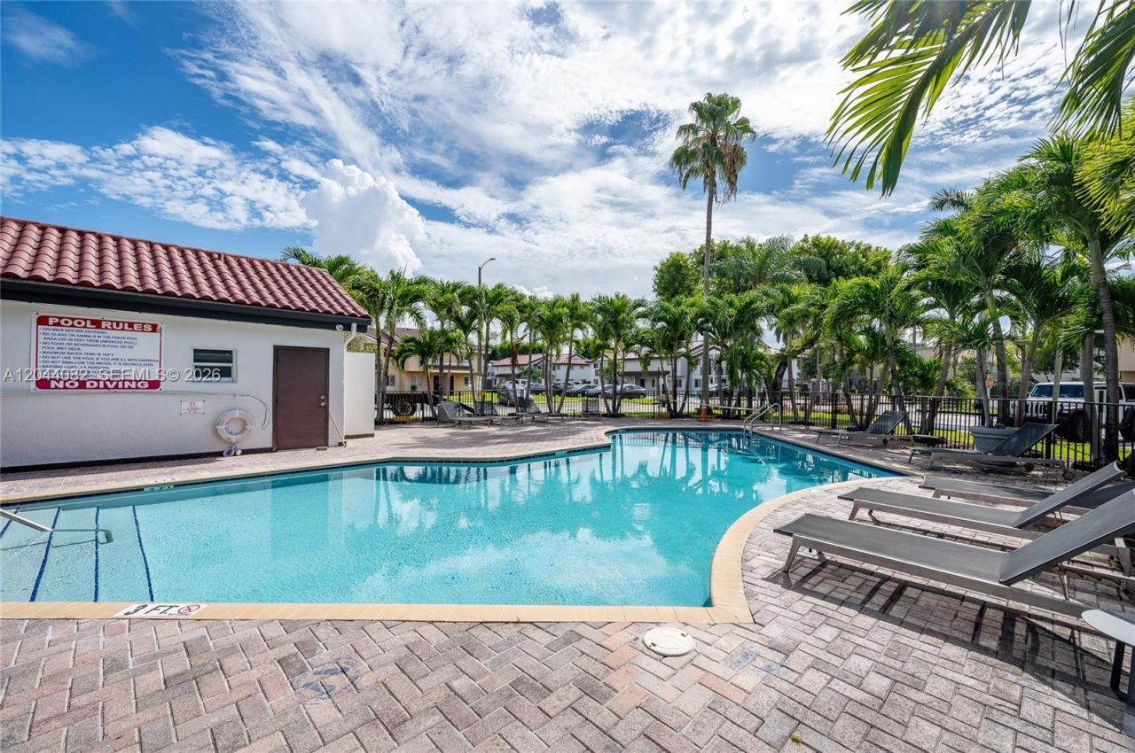 550 NW 82nd Ct, Unit 383, Miami, FL 33126 Photo