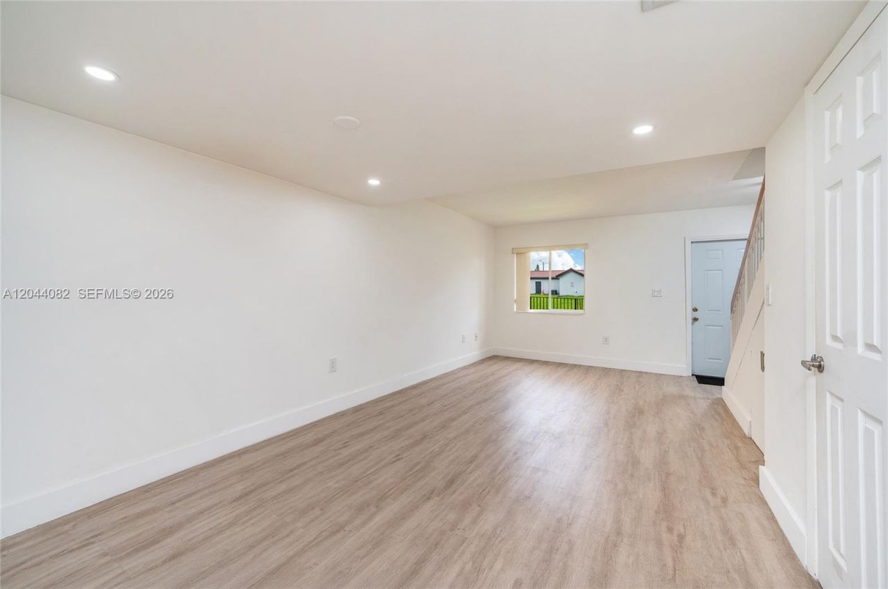 550 NW 82nd Ct, Unit 383, Miami, FL 33126 Photo