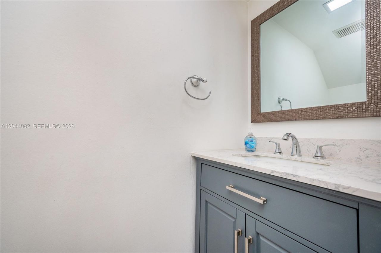 550 NW 82nd Ct, Unit 383, Miami, FL 33126 Photo