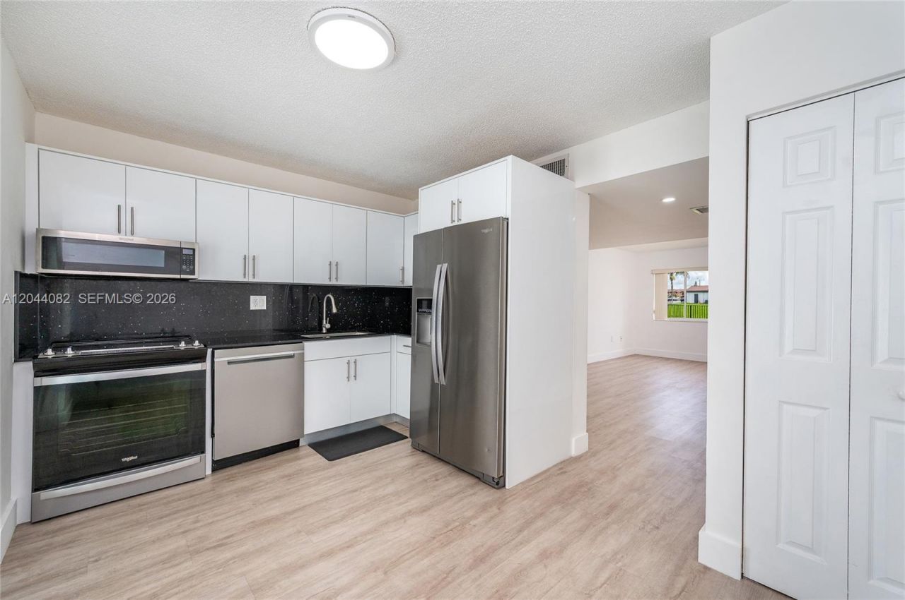 550 NW 82nd Ct, Unit 383, Miami, FL 33126 Photo