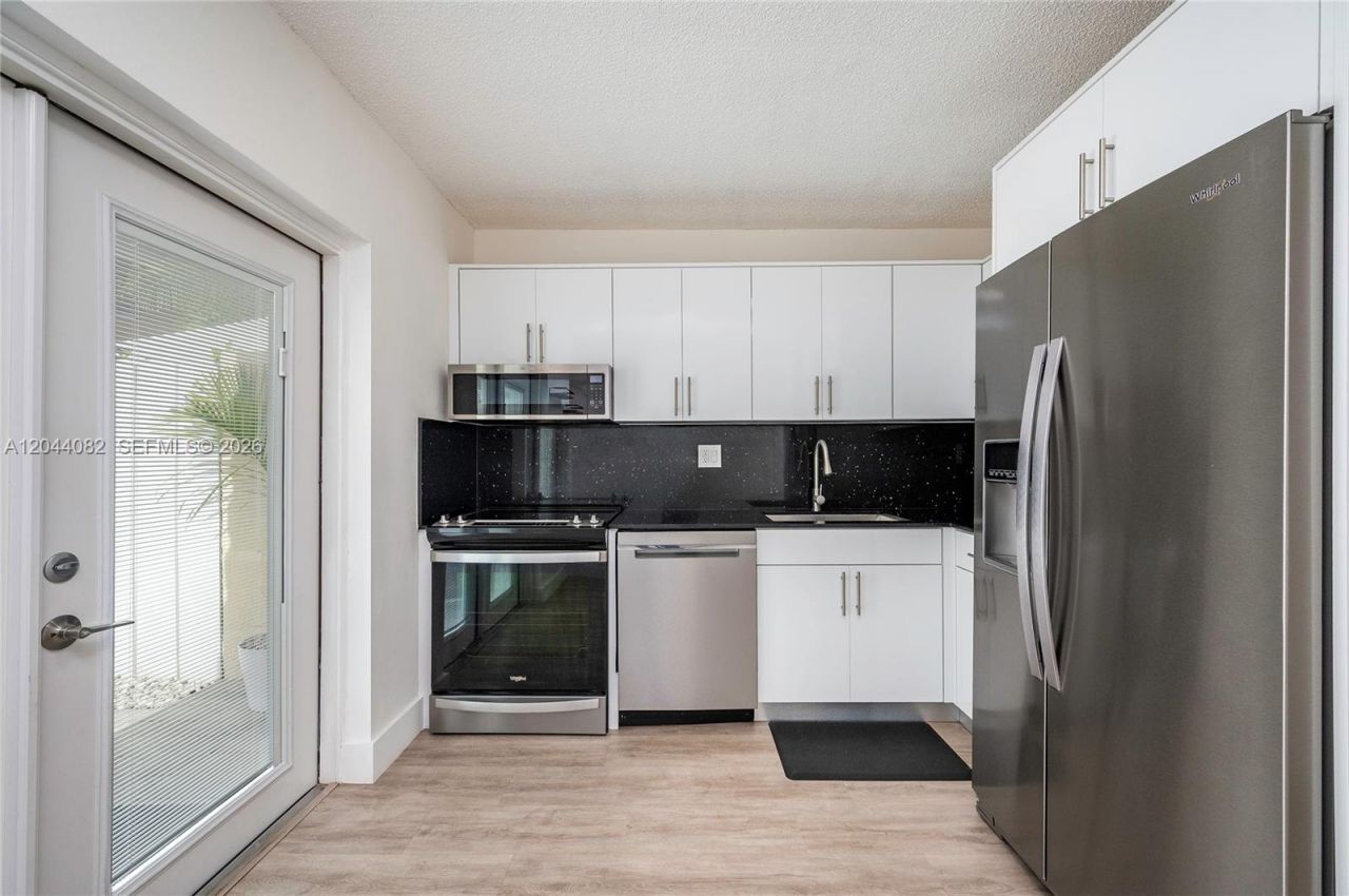 550 NW 82nd Ct, Unit 383, Miami, FL 33126 Photo