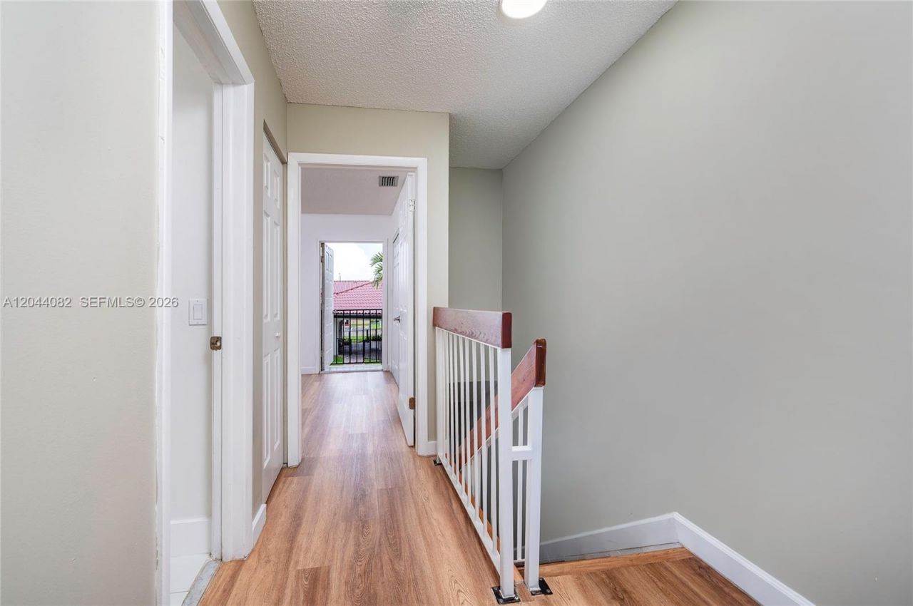 550 NW 82nd Ct, Unit 383, Miami, FL 33126 Photo