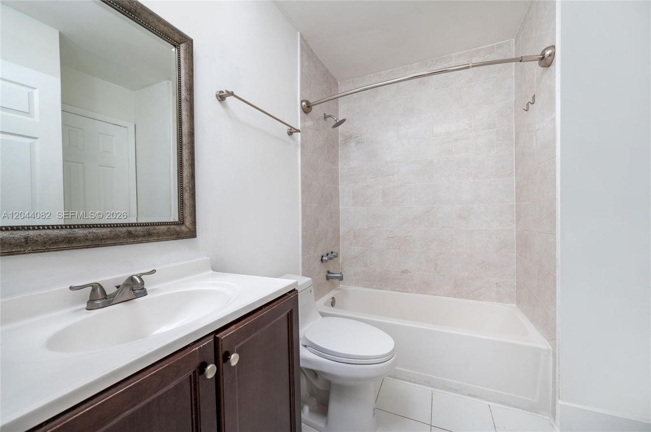 550 NW 82nd Ct, Unit 383, Miami, FL 33126 Photo