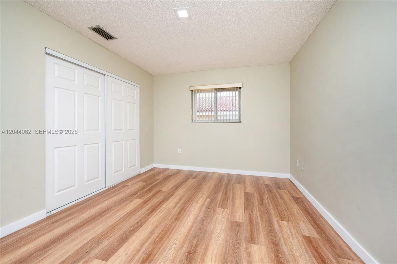 550 NW 82nd Ct, Unit 383, Miami, FL 33126 Photo