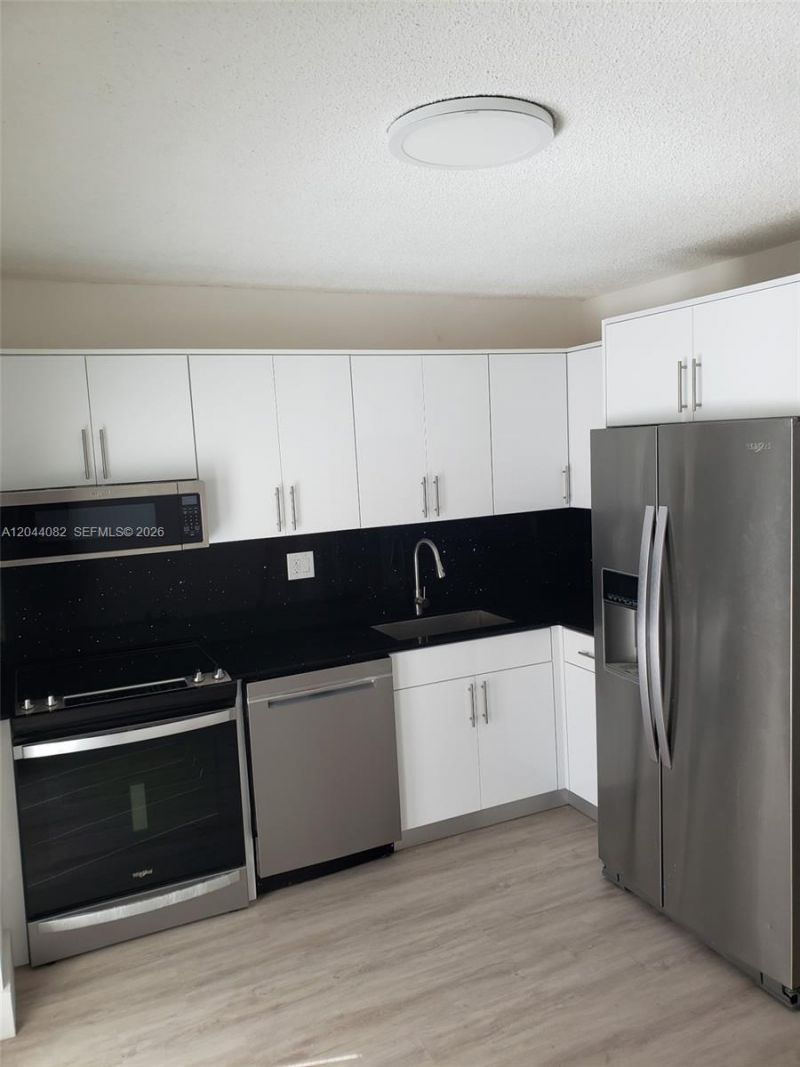550 NW 82nd Ct, Unit 383, Miami, FL 33126 Photo