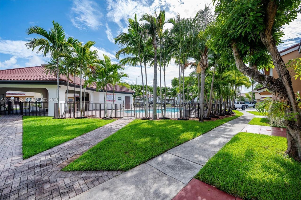 550 NW 82nd Ct, Unit 383, Miami, FL 33126 Photo