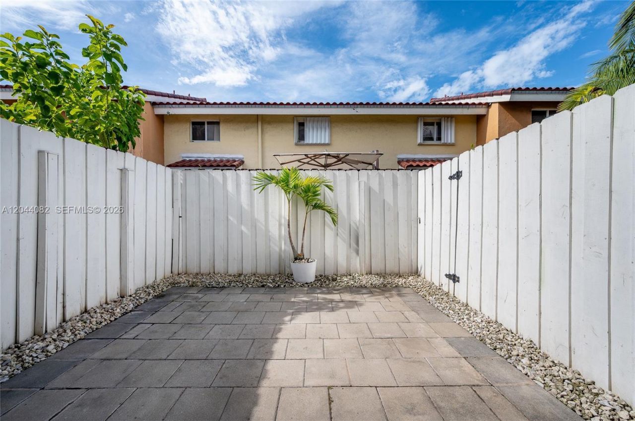 550 NW 82nd Ct, Unit 383, Miami, FL 33126 Photo