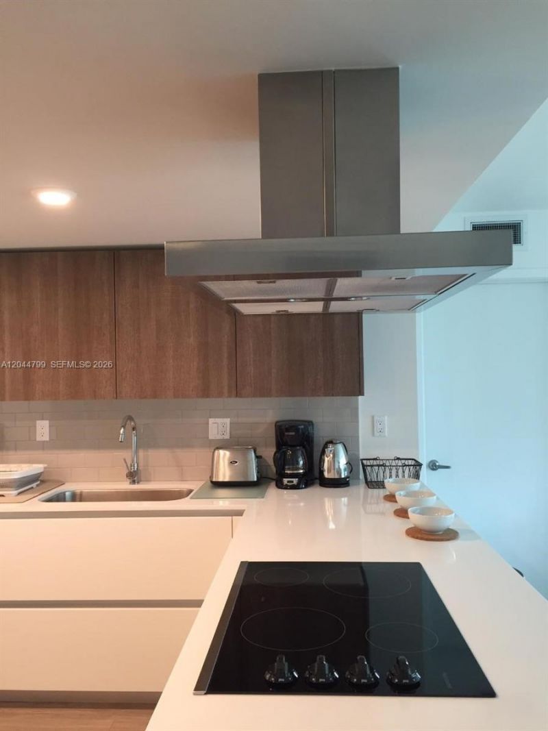 1025 92nd St , Unit 507, Bay Harbor Islands, FL 33154 Photo